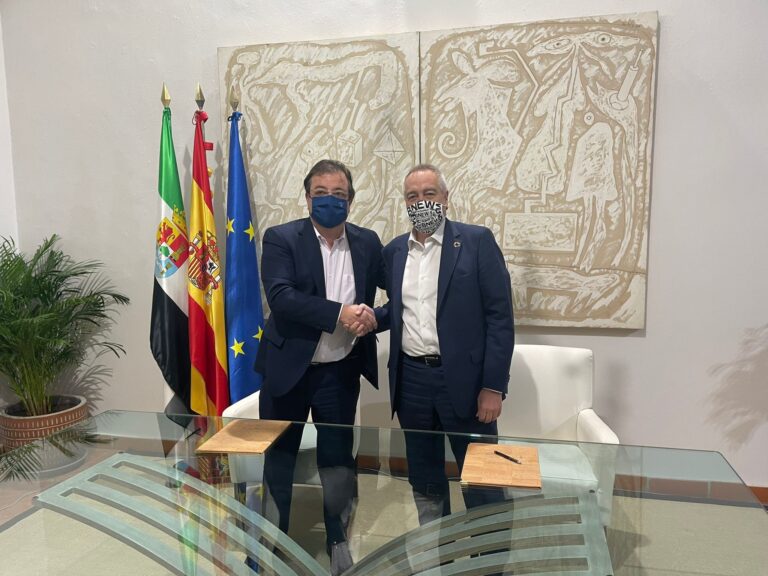 Imagen de Pere Navarro con presidente de Extremadura